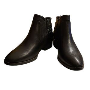 BareTraps black women’s ankle boots. Buckle decor and side zipper. Size 6.5 NWOT